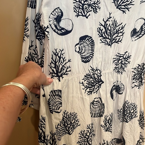 PineApples tunic styled ocean vibe top size medium - Picture 7 of 8